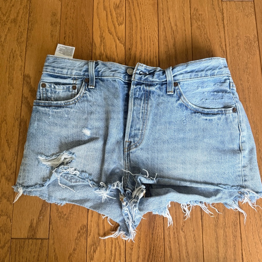 Levi’s Distressed Denim Women Shorts